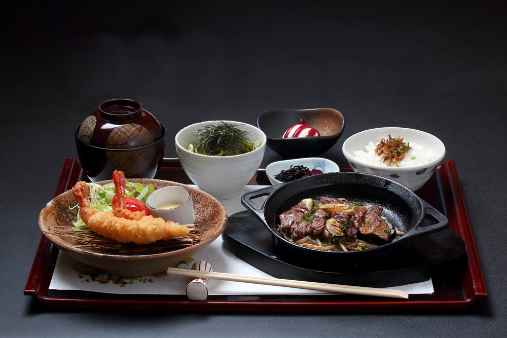 海老フライとステーキ定食